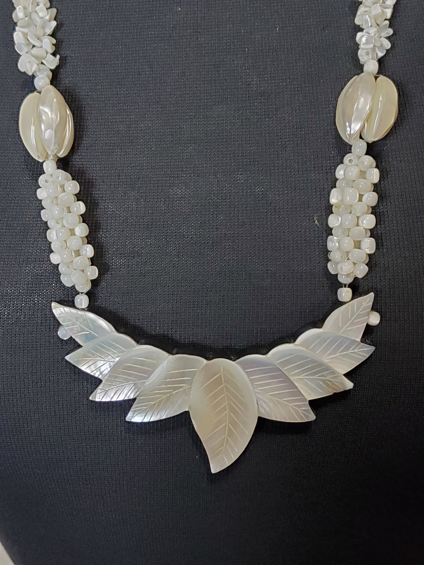 Iridescent necklace