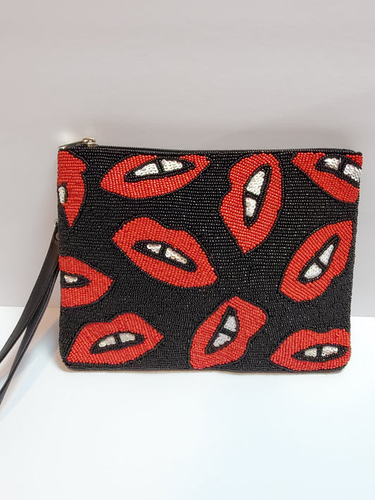 Lips purse