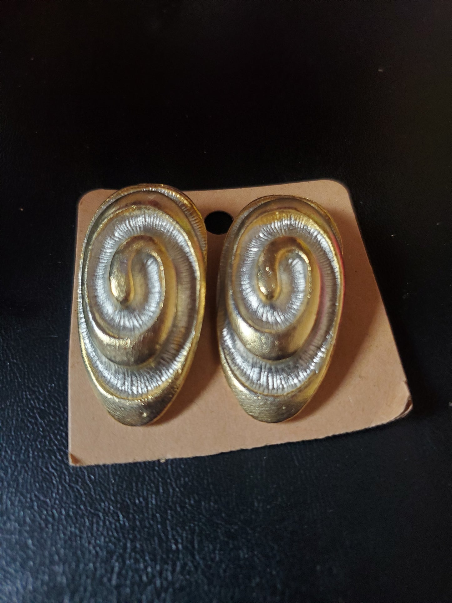Oval earrings