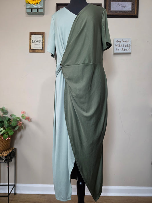 NWT Bloomchic Green 2 Tone Wrap Dress  2x